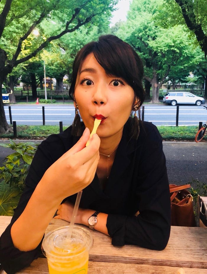 最近は写真を撮る機会も多いので、休日でも誰かに会うときはしっかりメイクをします。/新美有加アナウンサー(提供写真)