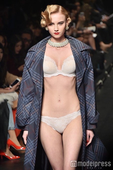 ショーの様子（C）モデルプレス