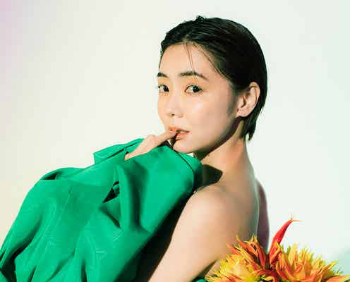 倉科カナ、美背中披露 カラフルメイクでセクシュアルミューズに