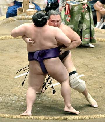 朝乃山 3敗残った 同期美ノ海との3敗対決「負けたくない気持ちだった」 三役復帰へ気合「先を考えず一日一番」