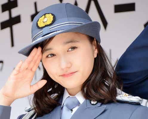 「non-no」鈴木友菜、2度目の女性警官姿を披露「貴重な体験」