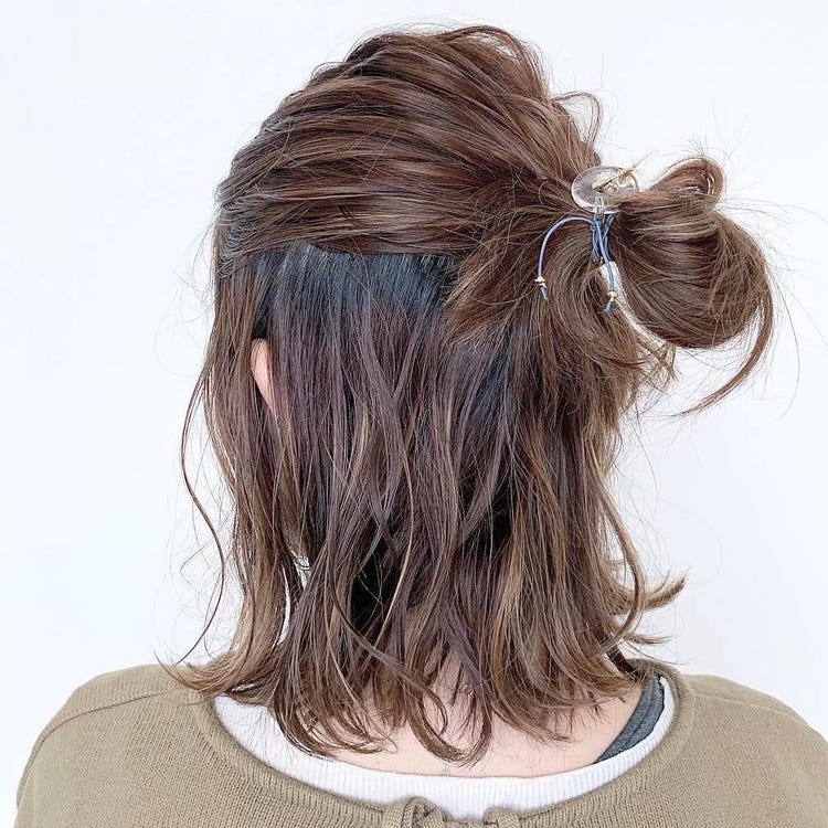 ボブ ハーフアップ のアレンジ集 大人可愛いこなれ感を出す簡単スタイルのコツ モデルプレス ボブ ハーフアップ のアレンジ集 大人可愛いこなれ感を出す簡単スタイルのコツ モデルプレス