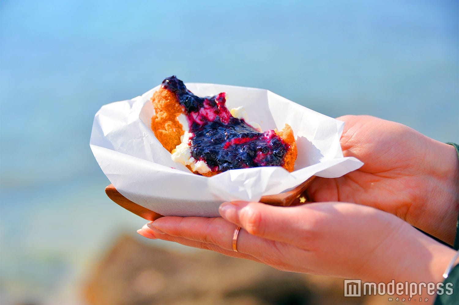 沖縄定番スイーツに革命!アイスやクリーム“ちょい足し”のさーたーあんだぎーが新しい