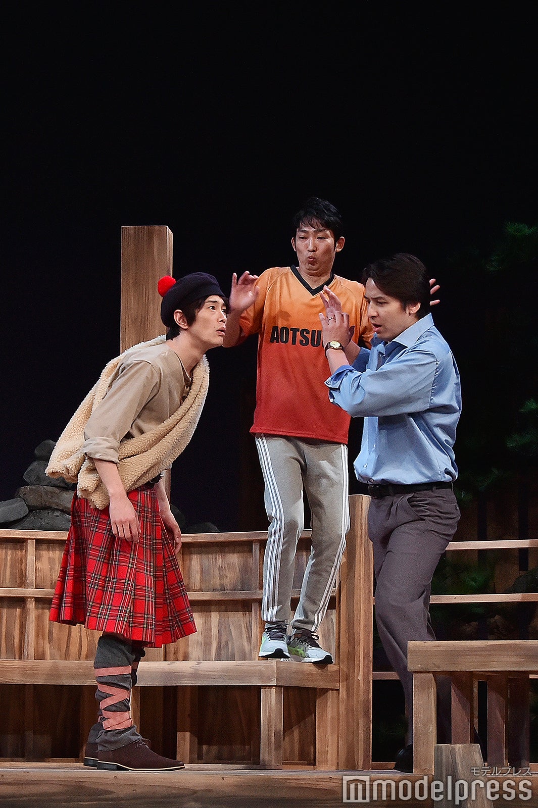 玉置玲央、石田明、伊礼彼方「相対的浮世絵」フォトコールより（C）モデルプレス