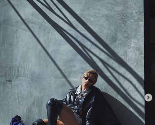 ローラ、太ももギリギリ美脚ショットに釘付け「カッコよすぎる」「最高のスタイル」