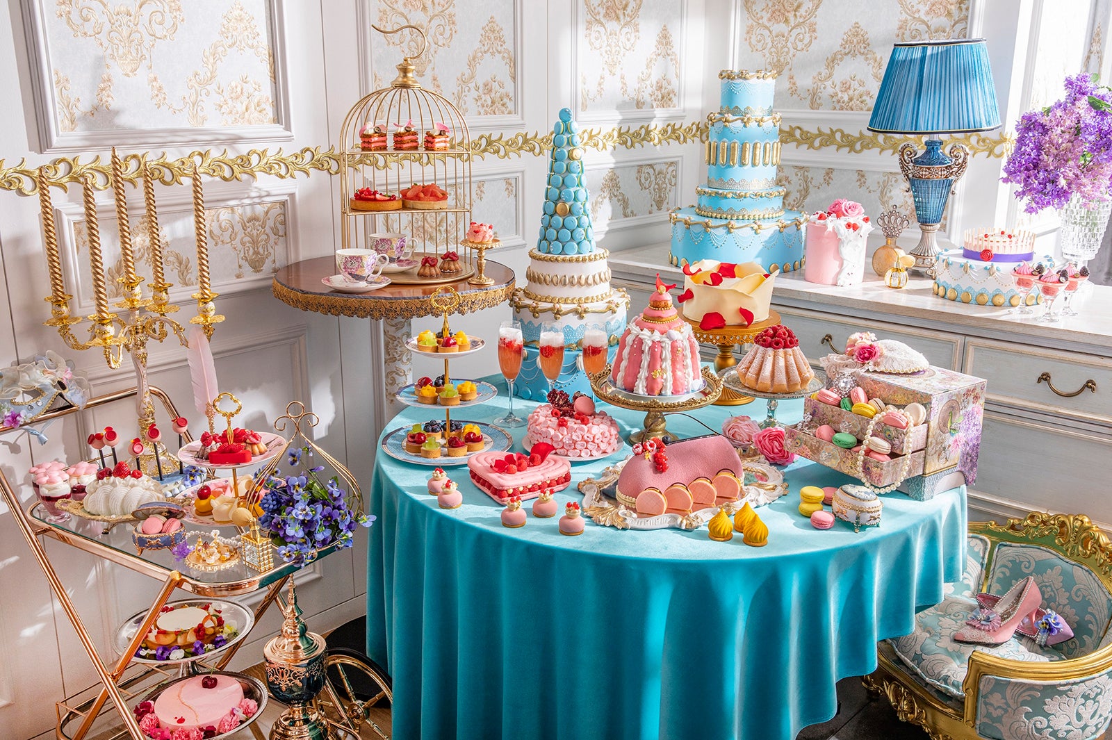 マリー・アントワネット スイーツ・オートクチュール／画像提供：ヒルトン東京
