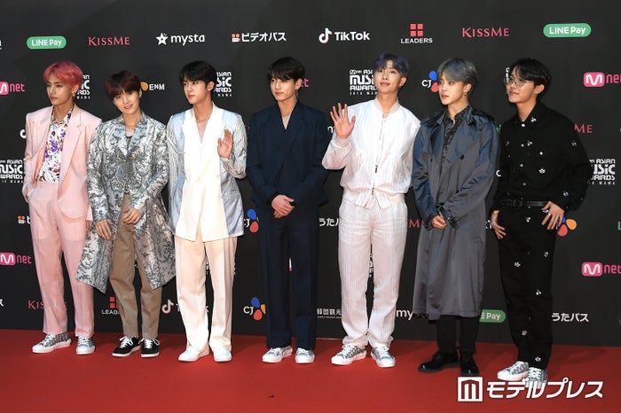 Bts 18 Mama Fans Choice In Japan レッドカーペットに登場 モデルプレス