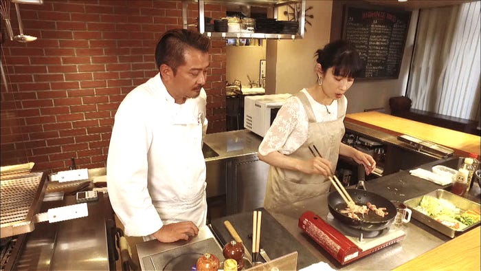 水野美紀(右)(C)日本テレビ