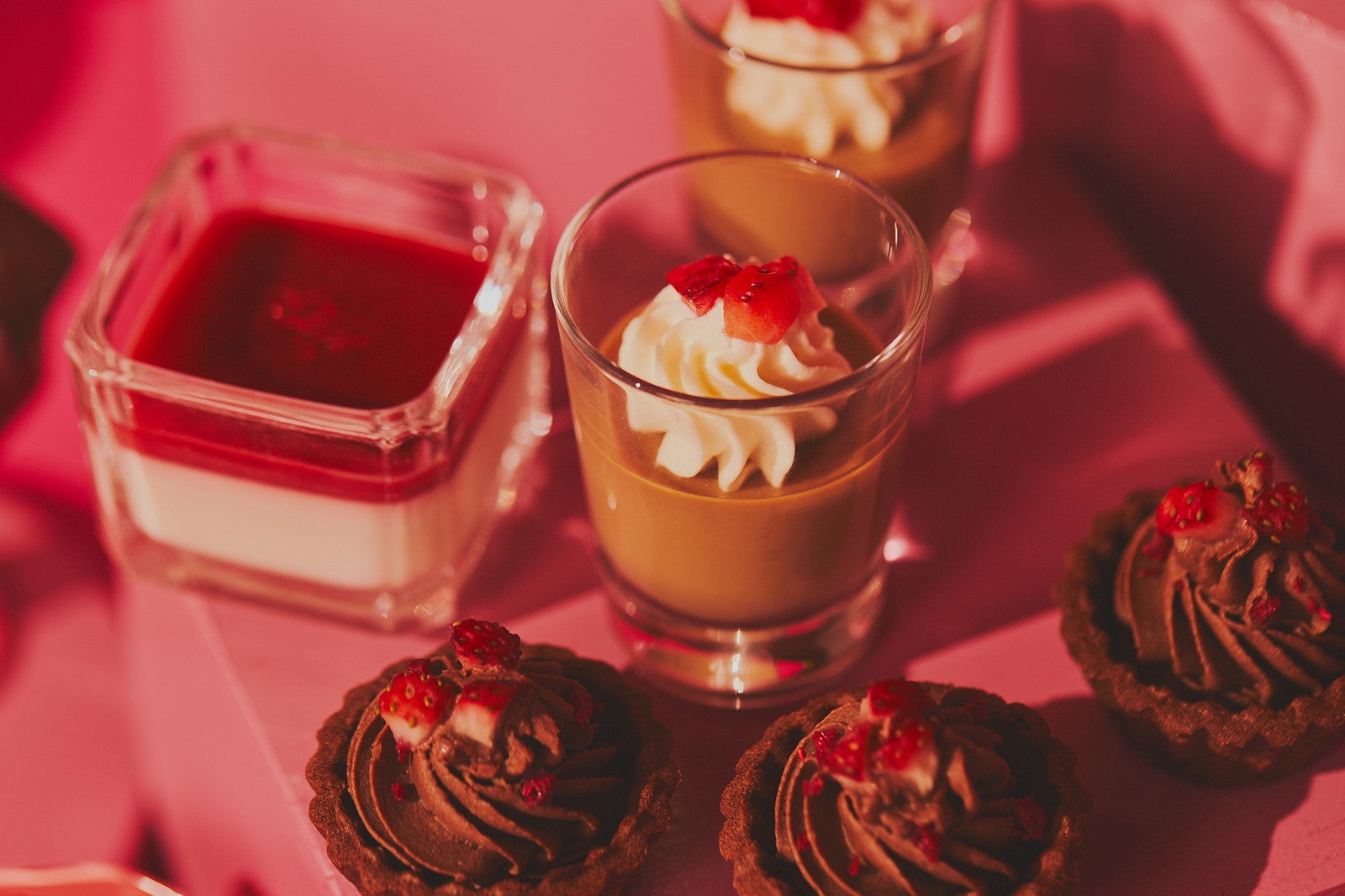 ストロベリーアフタヌーンスイーツビュッフェ ～ときめきいちご狩り～／提供画像