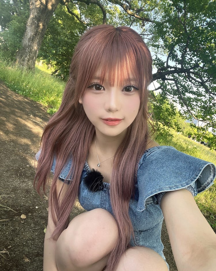 画像1/1) 現役JKクリエイターみつき、ビキニ姿でプール満喫「無双 