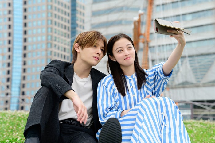 山田涼介、橋本環奈「王様に捧ぐ薬指」第9話より(C)TBS