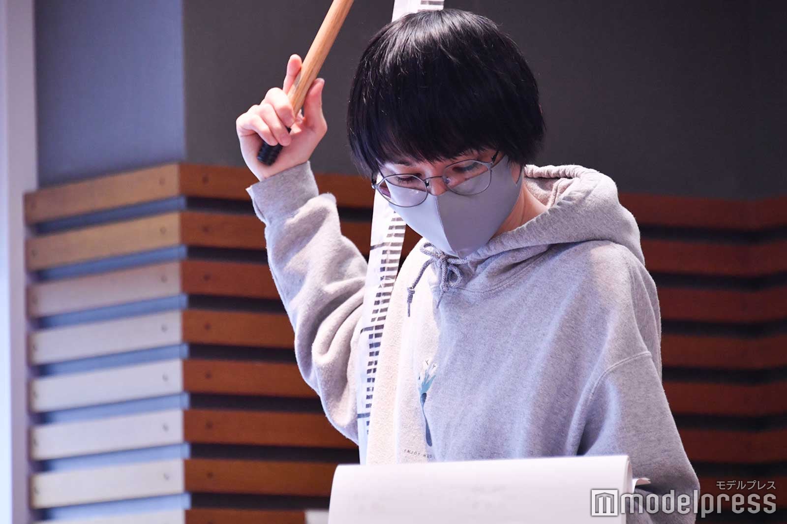 動きを確認する水川かたまり／「KOUGU維新」ミュージカル稽古密着の様子（C）モデルプレス