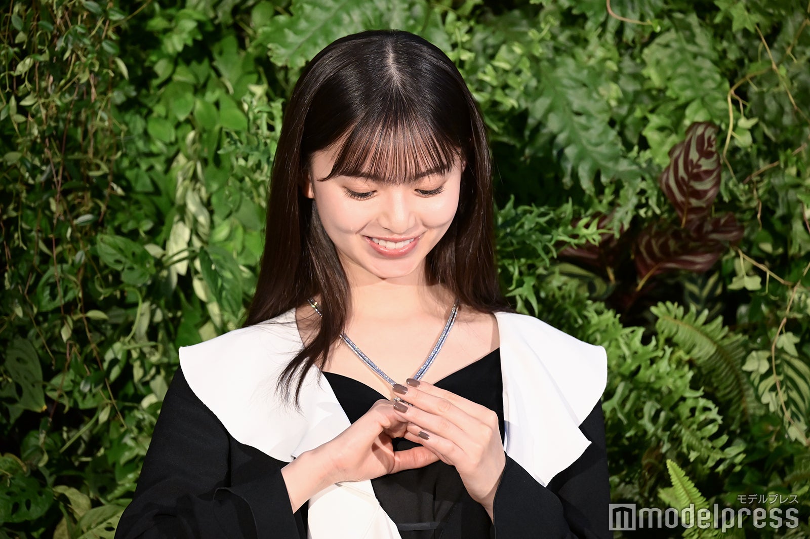 乃木坂46齋藤飛鳥、12.05カラットジュエリー輝かせドレスアップ＜2022 ブルーブック「ボタニカ」ハイジュエリーイベント ガラ＞ - モデルプレス