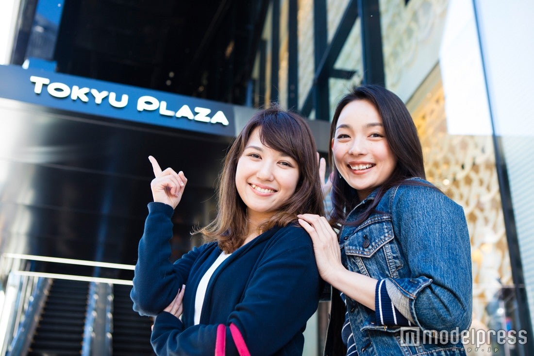 東急プラザ銀座外観／モデル：比留川良子、百済友希（C）モデルプレス