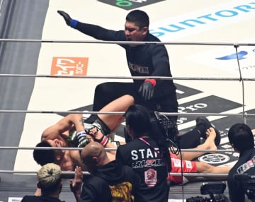 48歳、所英男、衝撃の66秒失神一本負けにぼう然「思ってたことができないのが現実なんですけど、これは・・・」伝説の“闘うフリーター”、次戦が引退マッチ予定も進退保留 前倒しで引退も「ちょっと考えます」