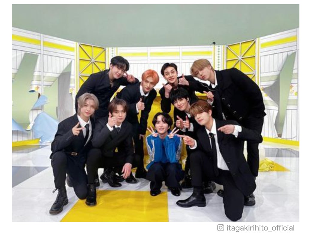 板垣李光人“大ファン”Stray Kidsと記念ショット 長文投稿に反響「こっちも幸せ」「眼福」