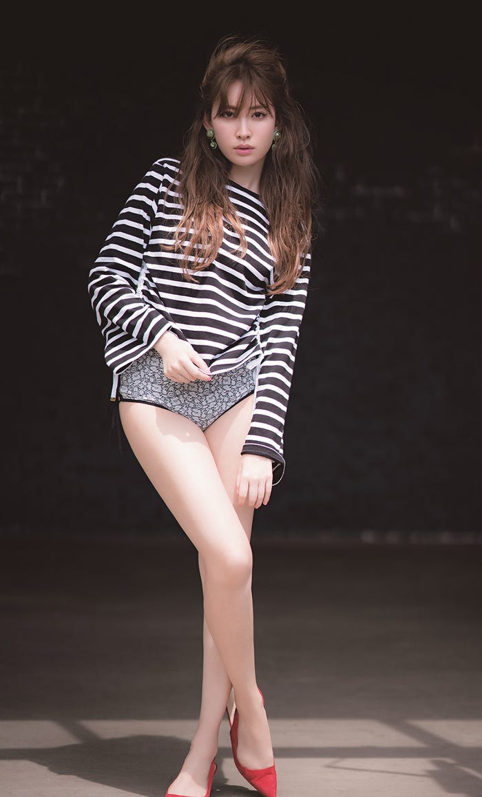 小嶋陽菜/「sweet」7月号より(画像提供:宝島社)