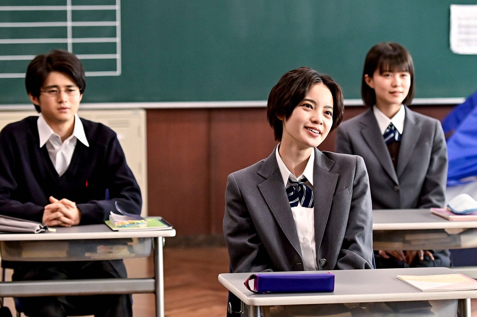 鈴鹿央士、平手友梨奈、志田彩良「ドラゴン桜」第7話より（C）TBS