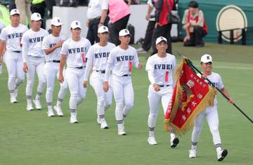 創部98年目の享栄が新スタイルお披露目 真っ白姿で31年ぶりに甲子園登場
