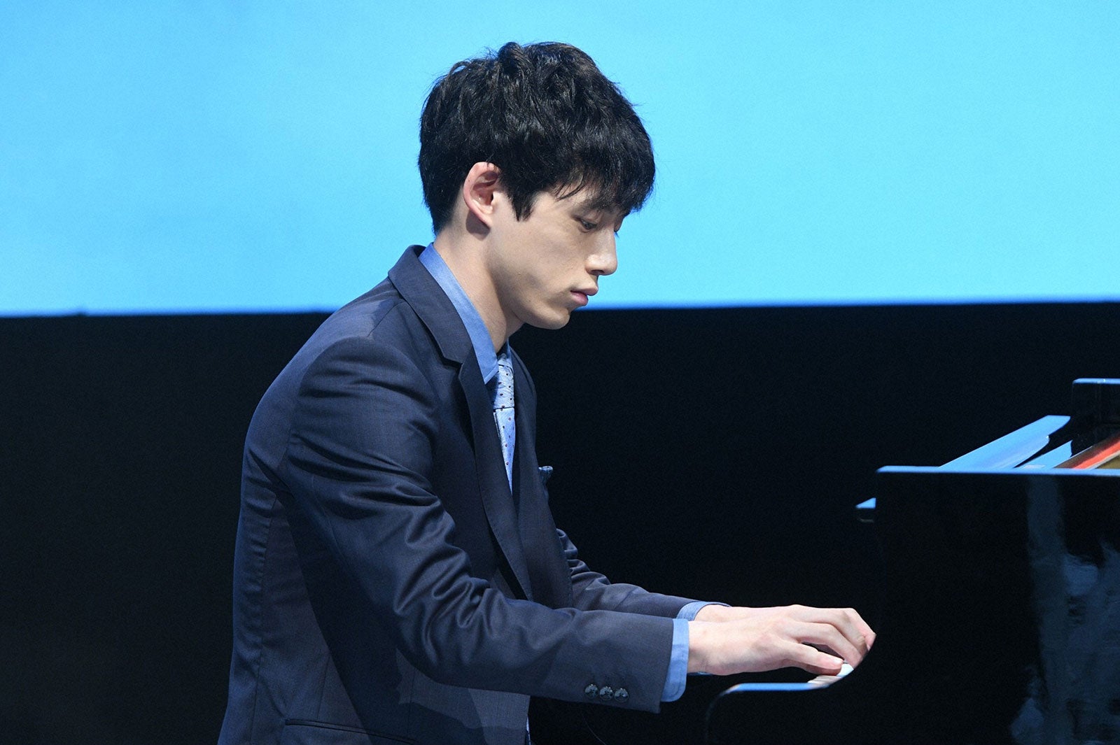 坂口健太郎／「ごめん、愛してる」第4話より（画像提供：TBS）