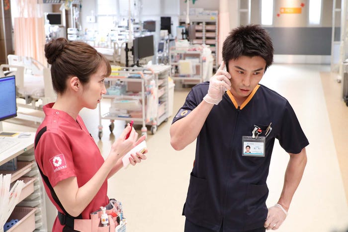 高梨臨、中尾明慶「PICU 小児集中治療室」第8話より(C)フジテレビ