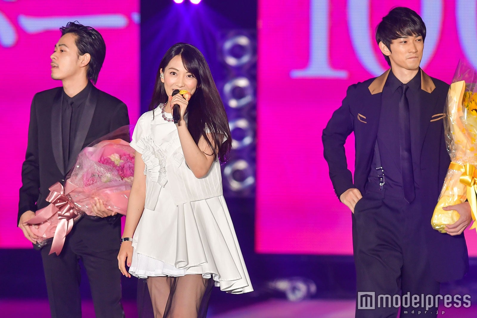 左から：成田凌、JY（知英）、町田啓太 （C）モデルプレス