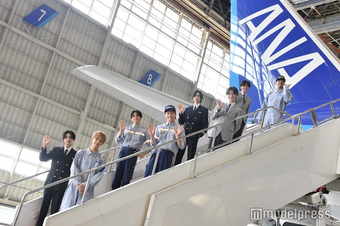 FANTASTICS from EXILE TRIBE/(1段目)佐藤大樹、世界、(2段目)堀夏喜、木村慧人、(3段目)澤本夏輝、瀬口黎弥、(4段目)八木勇征、中島颯太(C)モデルプレス