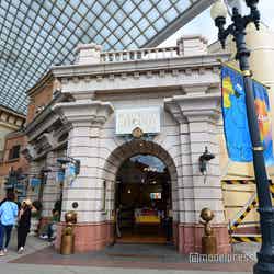 Hollywood Specialty Store(C)モデルプレス