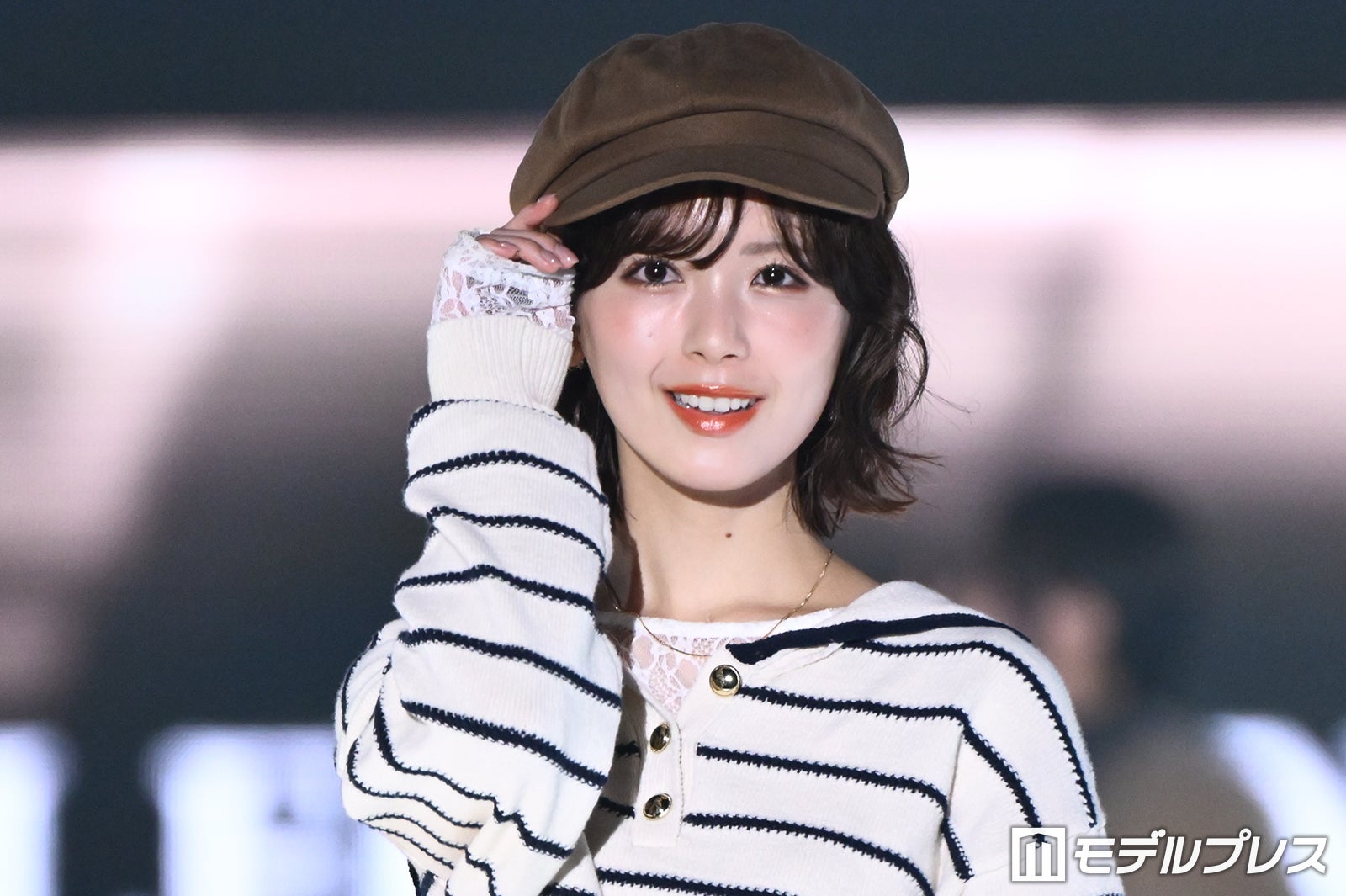乃木坂46筒井あやめ、チラ見せレースが可愛い キャスケットでカジュアル秋冬コーデ 【TGC2026A/W】