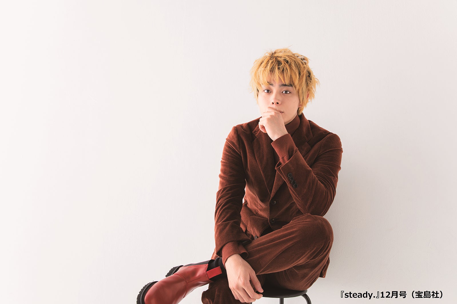 菅田将暉、金髪姿で登場 恋のアドバイスも