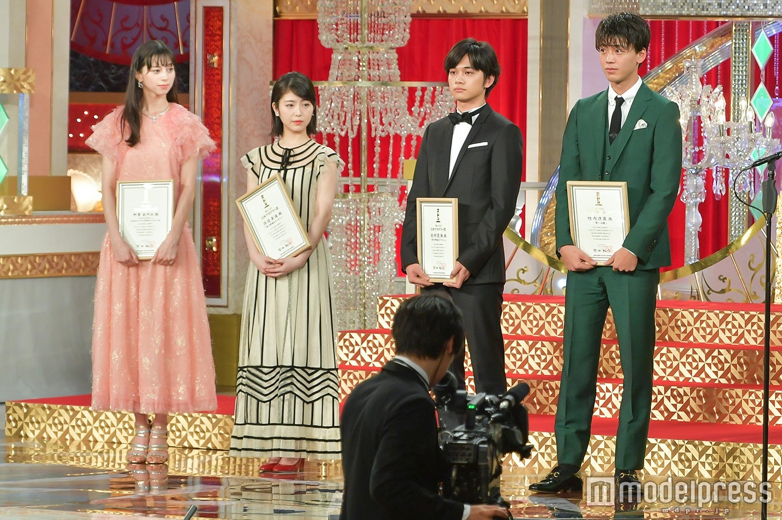 竹内涼真・中条あやみ・浜辺美波・北村匠海、新人俳優賞受賞で集結 歓喜のスピーチ＜第41回日本アカデミー賞＞