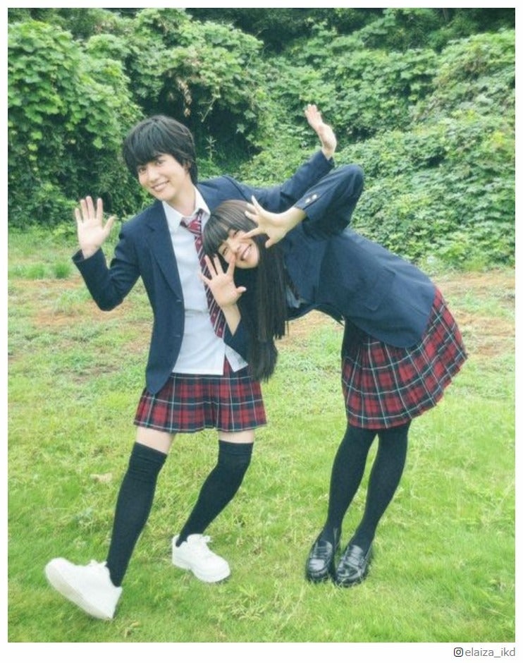 池田エライザ＆ゆうたろう、制服2ショット公開「姉弟みたい」「美しい」の声