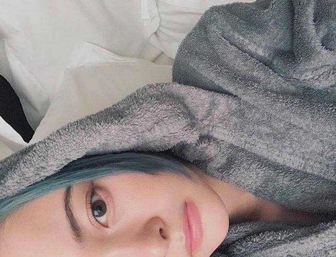 玉城ティナ、青髪に大胆イメチェン「可愛さ異次元」「女神」と反響続々