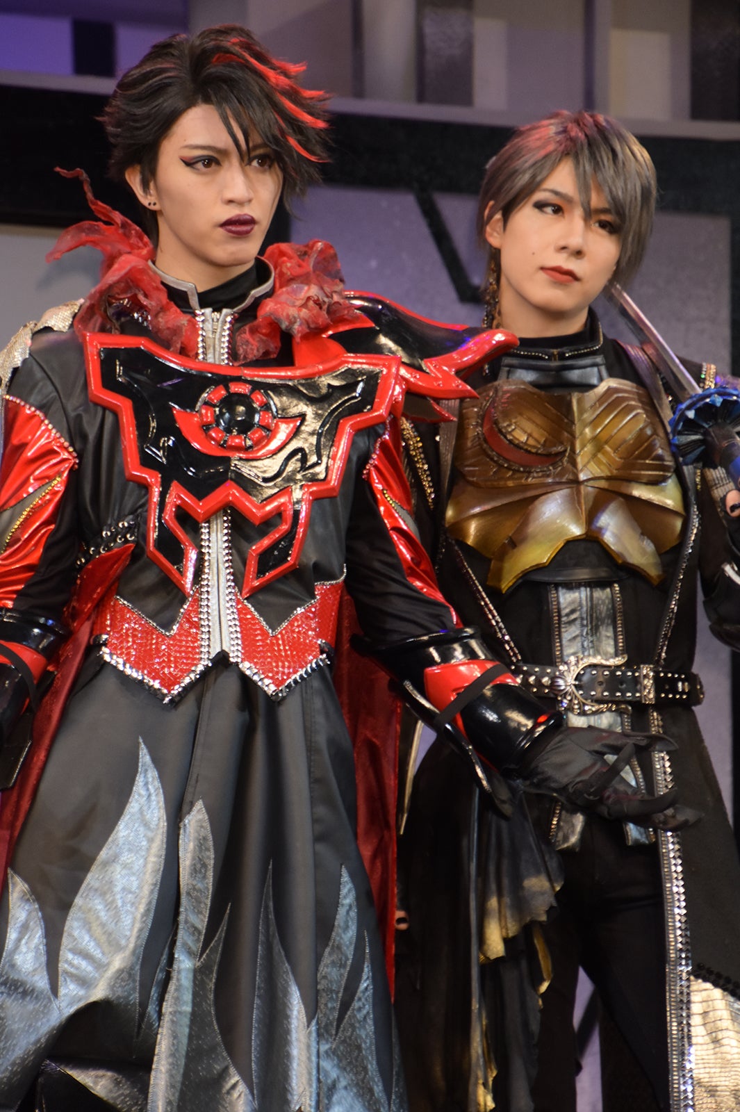 石渡真修、上仁樹（C）円谷プロ（C）DHL製作委員会