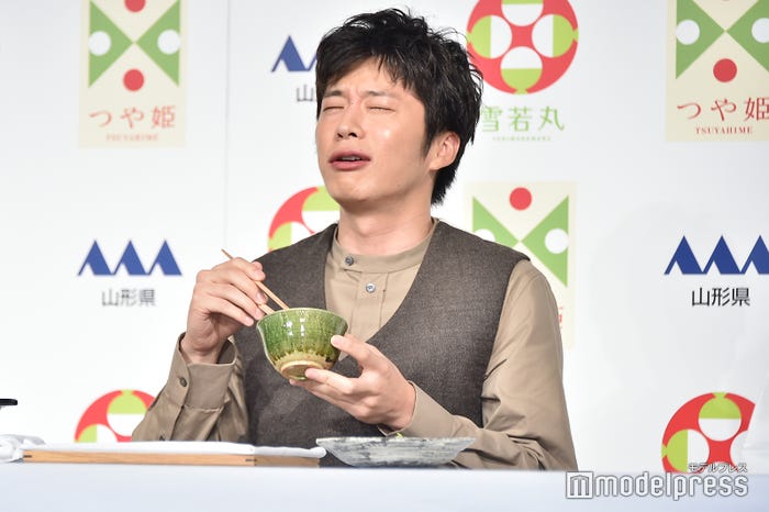 「山形と山形の黄金比」に悶絶する田中圭(C)モデルプレス