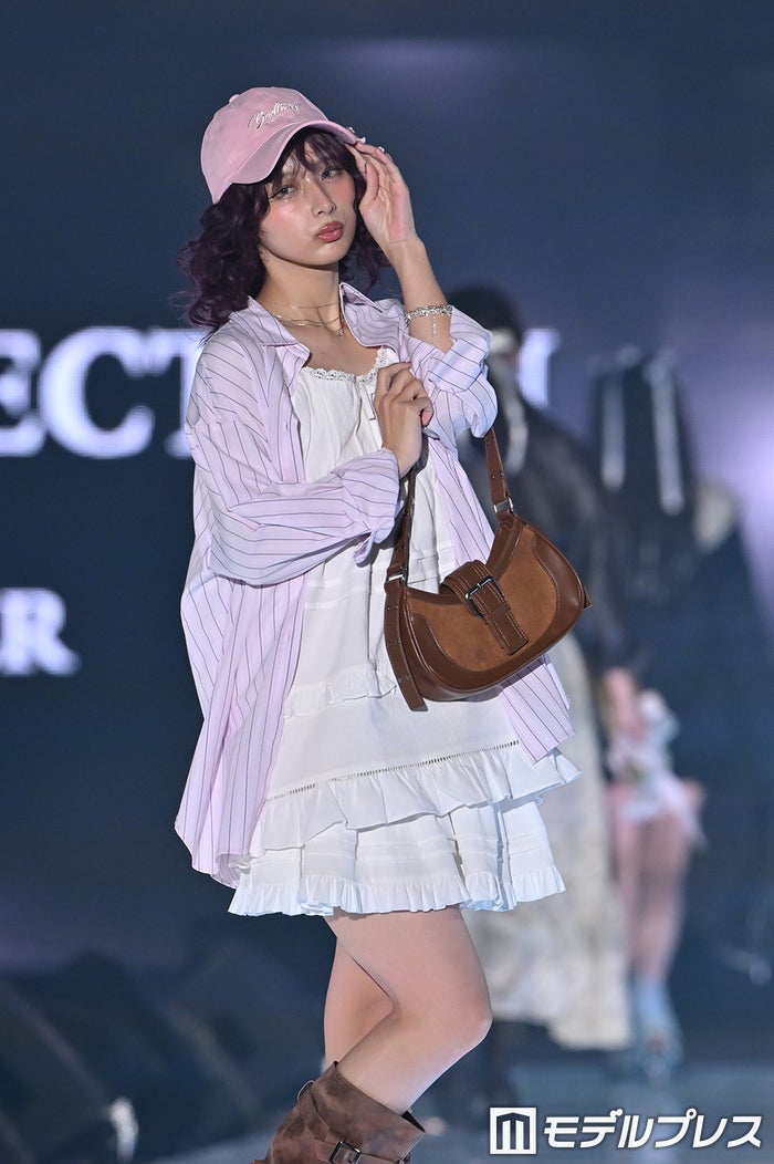 しなこ（C）モデルプレス