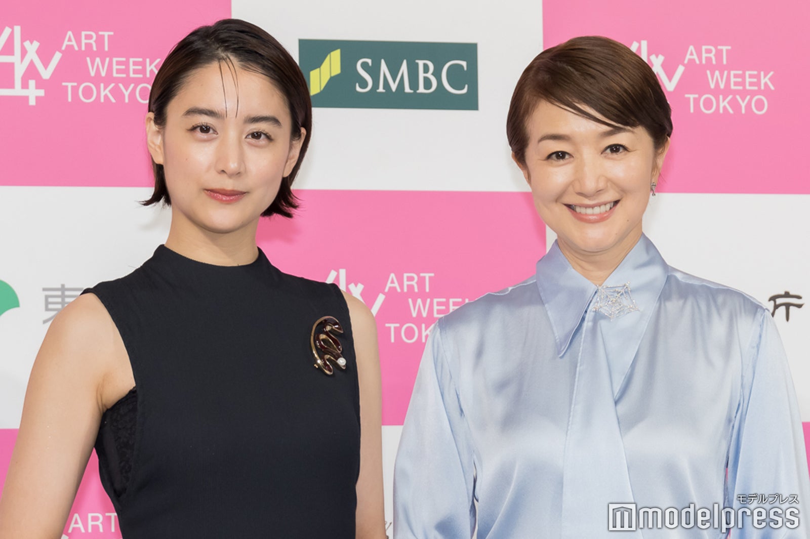 山本美月、鈴木京香（C）モデルプレス