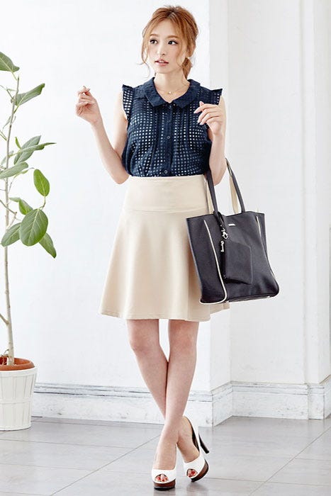 袖フリル2typeノースリーブブラウス「Pierrot」1,980円(税込)/画像提供:Pierrot