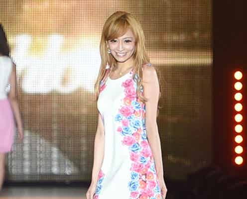 現役キャバ嬢モデル愛沢えみり、スラリ美脚で魅了 “歌舞伎町No.1”オーラを発揮