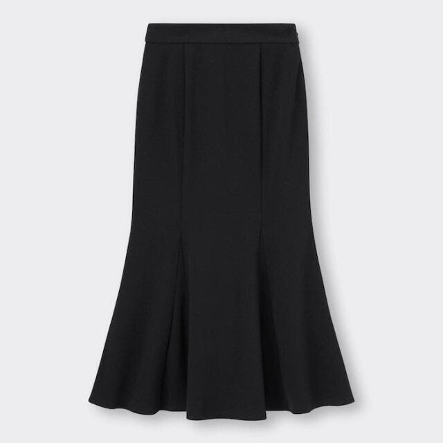 GU　着やせコーデ　体型カバー　カットソーマーメイドロングスカート