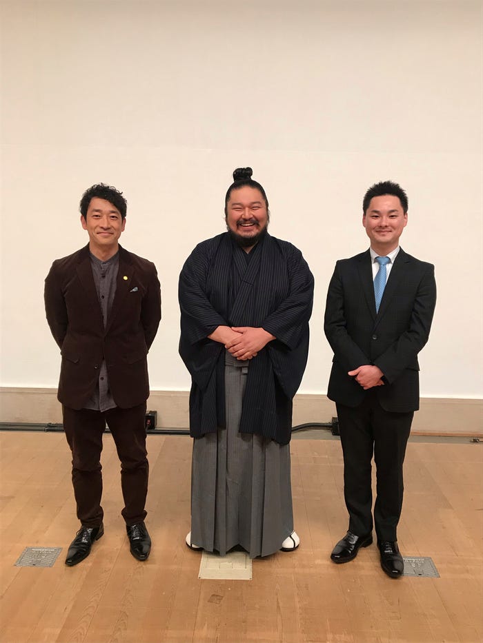 (左)迫田孝也(中央)米本学仁(C)NHK