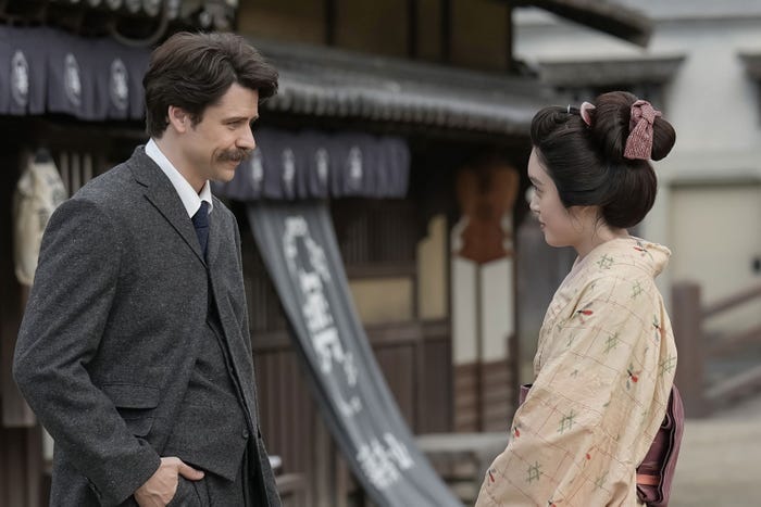 トミー・バストウ、高石あかり「ばけばけ」第65話(C)NHK