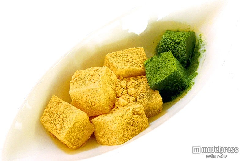 「飴屋のわらびもち」600円／画像提供：三室戸寺