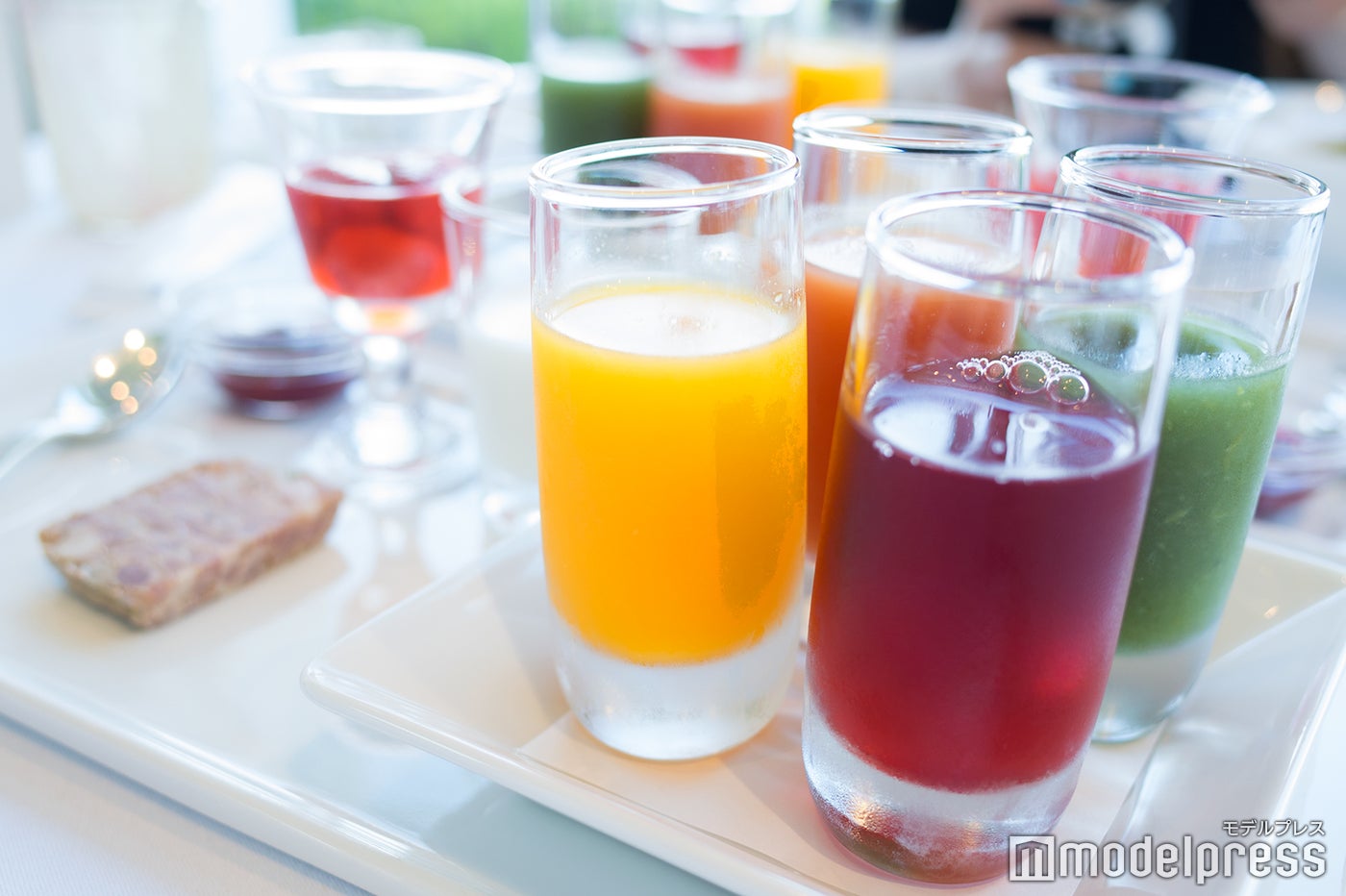 4種類のプティドリンク（三重県産柑橘ジュース、フルーツと野菜のジュース、トマトジュース、クランベリージュース）（C）モデルプレス