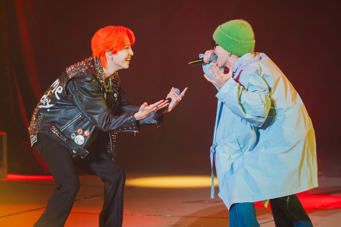 川尻蓮、川西拓実(C)LAPONE ENTERTAINMENT