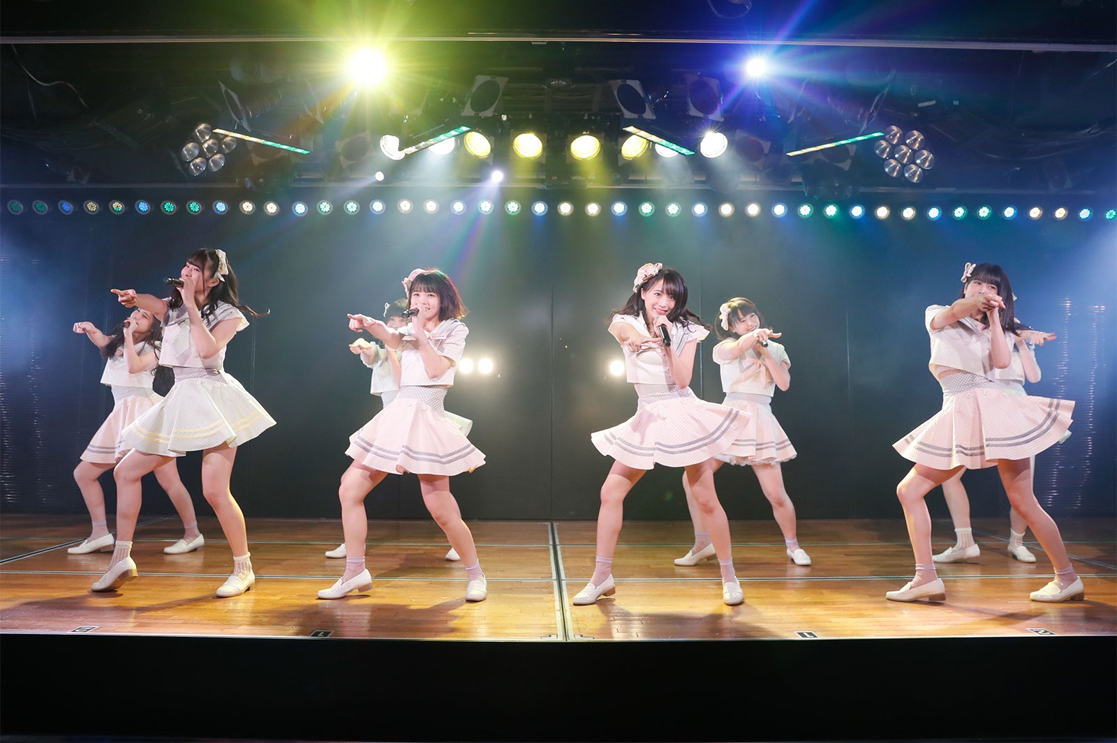 AKB48チーム8／AKB48チーム8「その雫は、未来へと繋がる虹になる。」公演（C）AKS