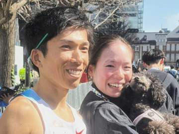 マラソン夫婦の一山真央さんと鈴木健吾に第1子 一山さん「Supermoon Baby」と赤ちゃんの足の写真ともに報告