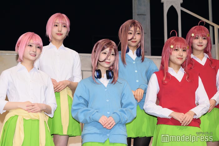 日向坂46四期生(上段左から)小西夏菜実、宮地すみれ、山下葉留花(下段左から)竹内希来里、渡辺莉奈、平岡海月(C)モデルプレス