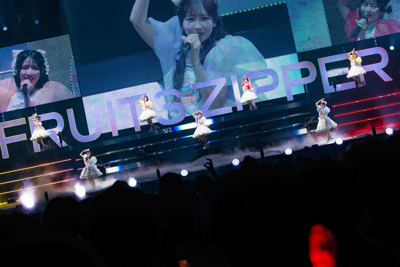 「FRUITS ZIPPER 3rd ANNIVERSARY 超めでたいライブ -さん-」アンコールより／PHOTO：ヨシモリユウナ、森好弘、高田梓