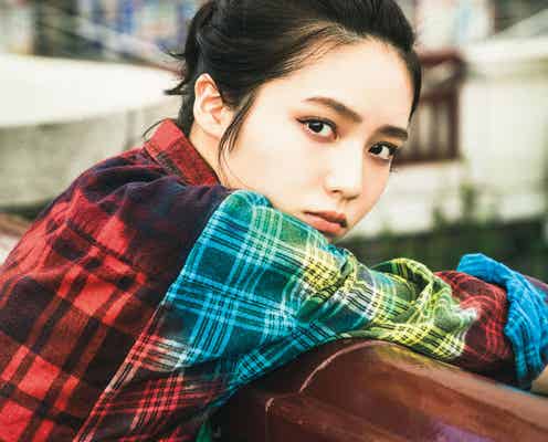 秋田汐梨、透け感のワンピース・チャーミングなカット…魅力満載の自身4作目カレンダー決定